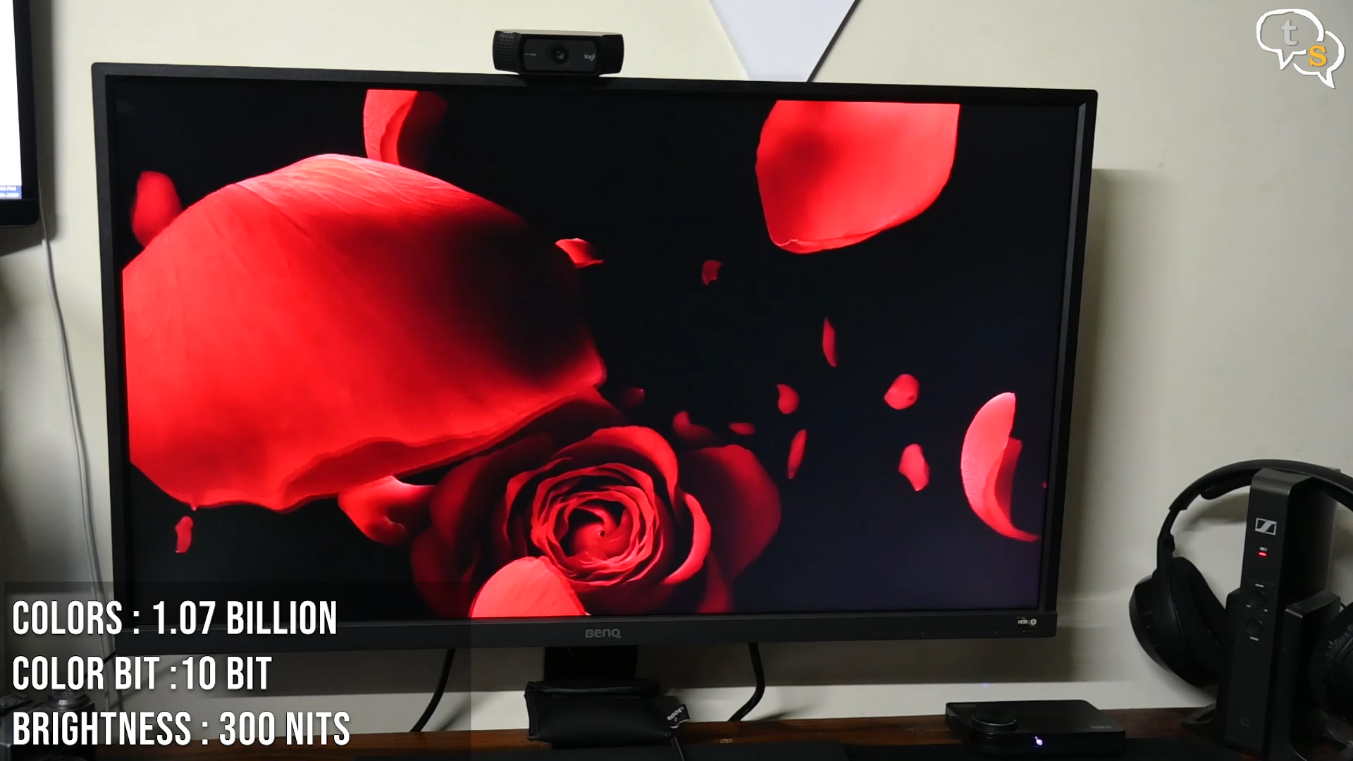 BenQ EW3270U 4K HDR monitor color depth and brightness