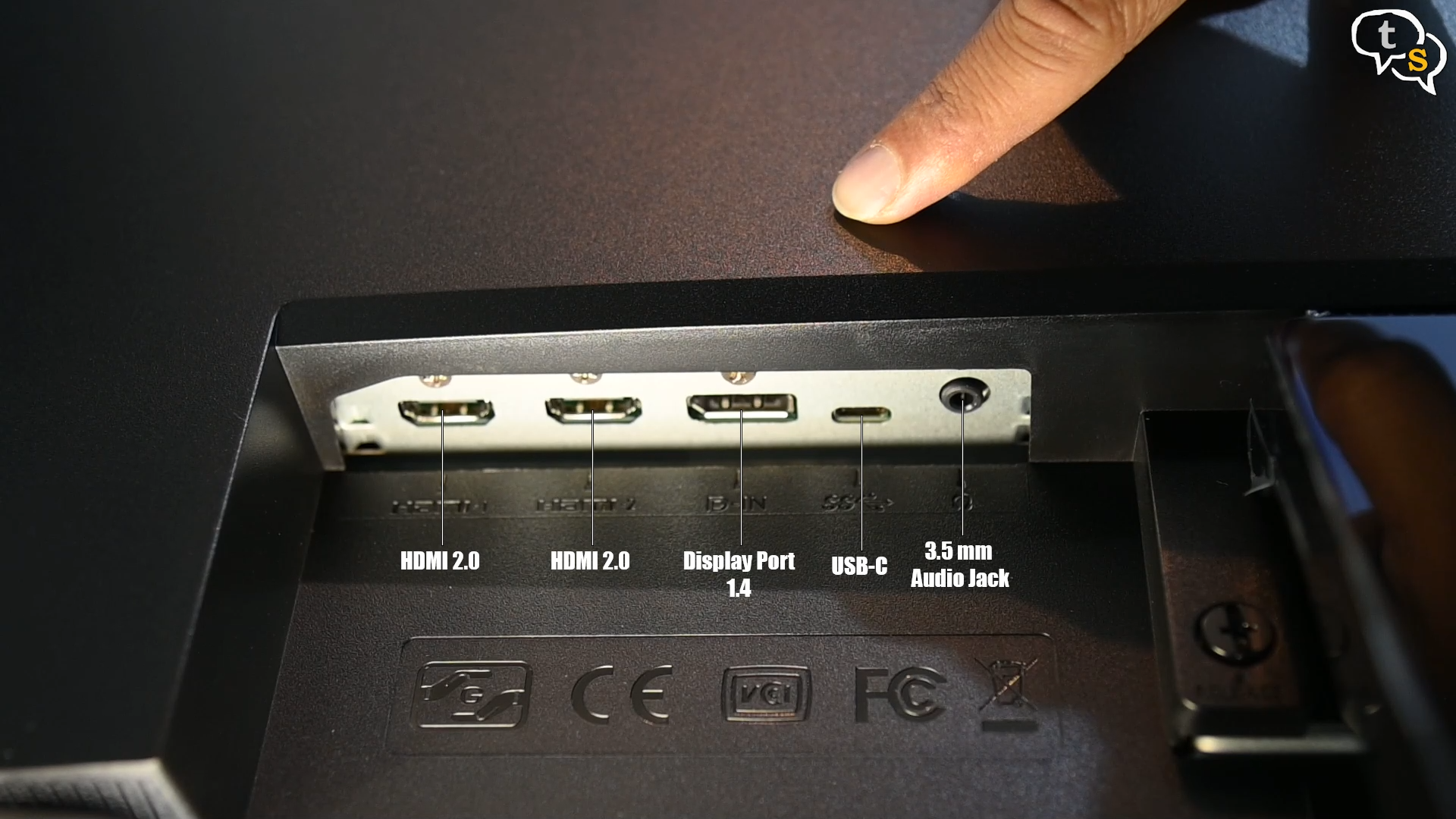 BenQ EW3270U 4K HDR monitor connectivity