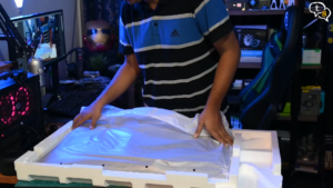 BenQ EW3270U 4K HDR monitor unboxing