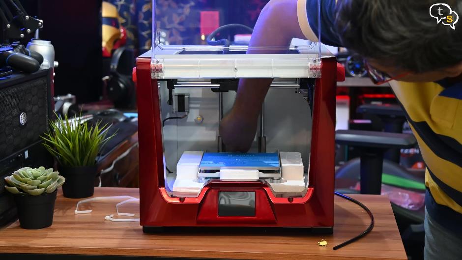 WOL3D X-Smart 3D Printer turn z-axis screw to remove foam