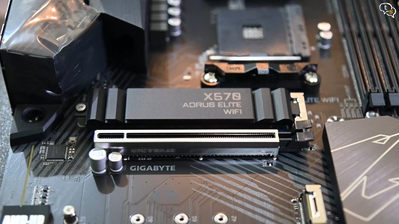 Gigabyte X570 Aorus Elite Wi-fi M.2 Heatshield