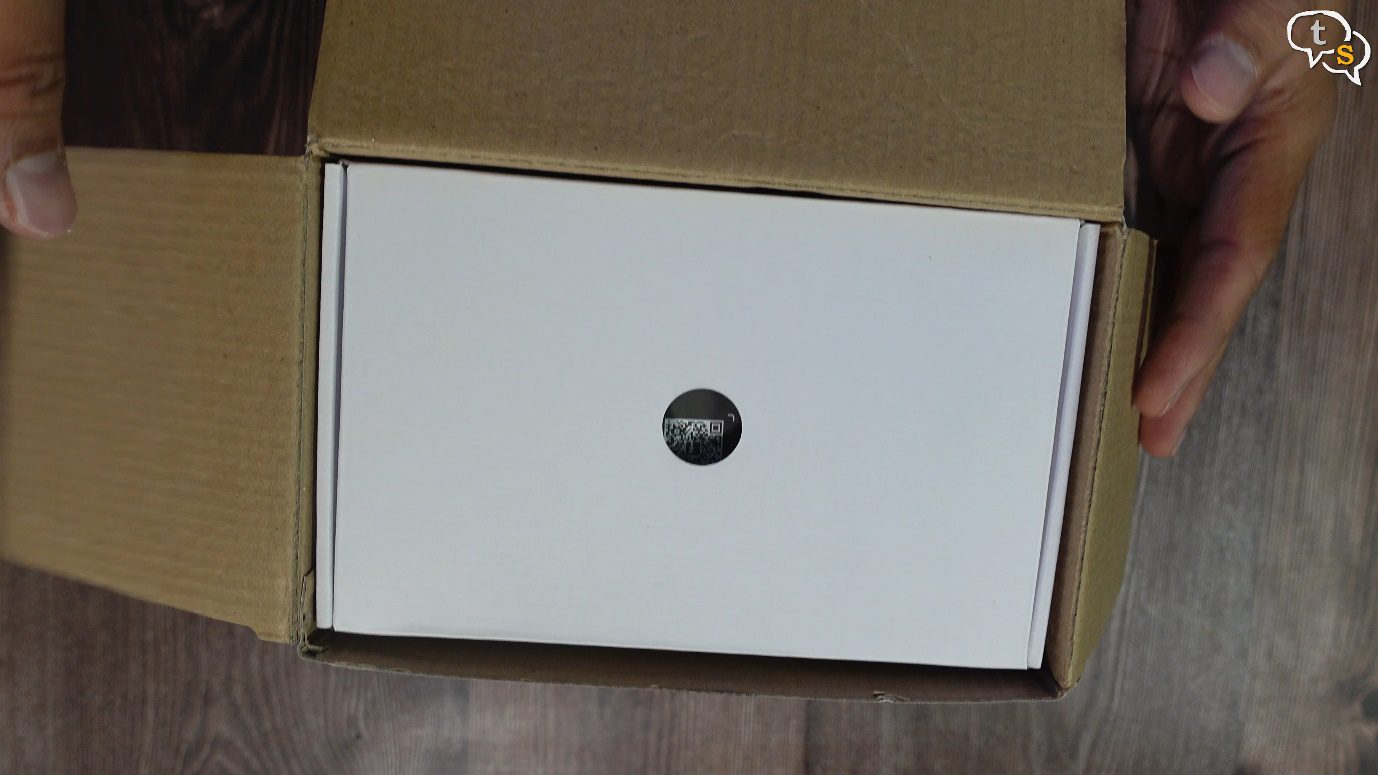 A white box with a circle on it Description automatically generated with low confidence